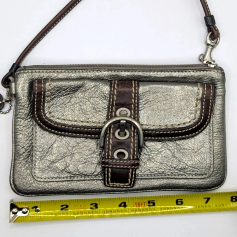 Coach Vintage Soho Mini Silver Metallic Zip Wristlet - Picture 14 of 15